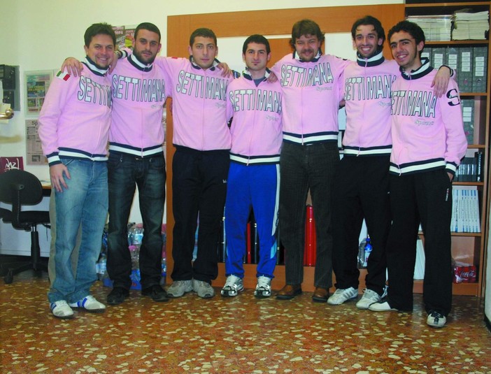 Massimo Losito è l'ultimo sulla destra in questa foto della stagione 2006/2007.