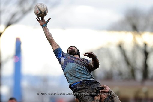 Rugby: vittoria di sostanza per gli Squali