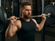 TESTOSTERONE E PRESTAZIONI SPORTIVE Verità, miti e consigli per gli uomini attivi