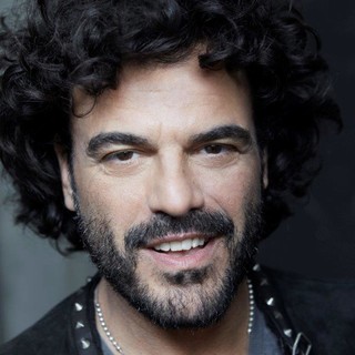 FRANCESCO RENGA: in gara al 69° FESTIVAL DI SANREMO con il brano &quot;ASPETTO CHE TORNI&quot;!