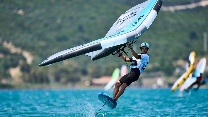 VELA Luca Franchi conquista la 5° posizione al Campionato Mondiale di Wing Foil Racing in Turchia