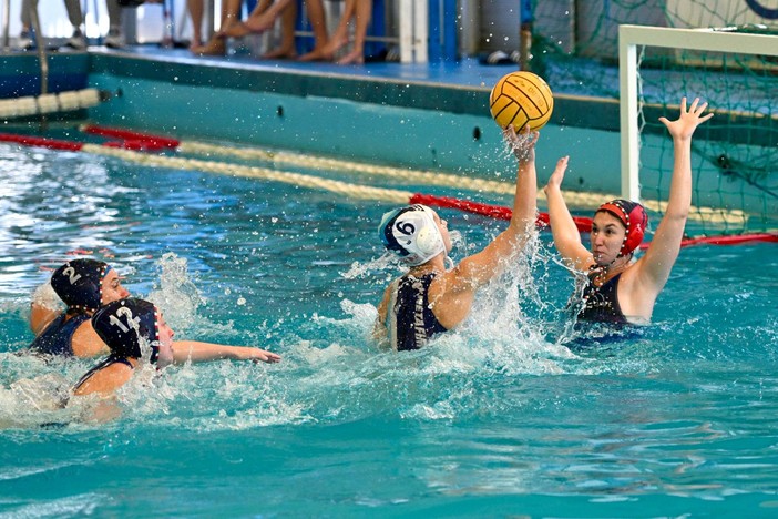 PALLANUOTO BOGLIASCO / A1F, RAGAZZE SUPER: FANNO TREMARE L'ORIZZONTE