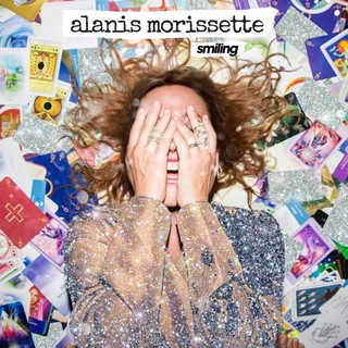 ALANIS MORISSETTE: esce oggi “Smiling”