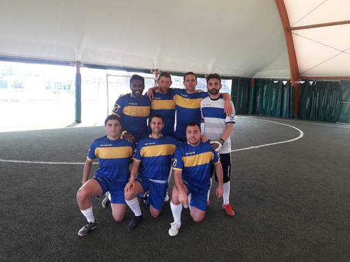 La squadra AIA di Genova si classifica seconda al campionato di calcio a 5