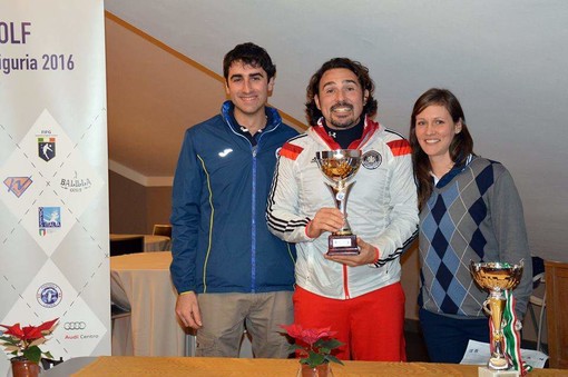 Christian Tirapelle premiato da Barbara Rotterdam  V.Presidente Footgolf Liguria