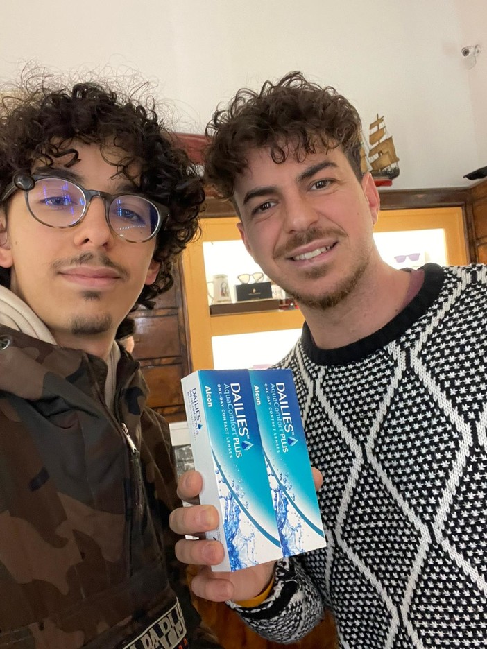 Luca Lo Licero di Ottica Moradei premia Campanella del Don Bosco Luca Lo Licero di Ottica Moradei premia Campanella del Don Bosco