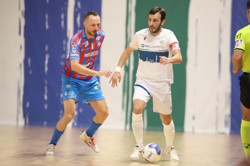 CALCIO A 5 La Cdm si arrende ai campioni d'Italia della Meta Catania ma ancora una volta c'è molto da recriminare CALCIO A 5 La Cdm si arrende ai campioni d'Italia della Meta Catania ma ancora una volta c'è molto da recriminare