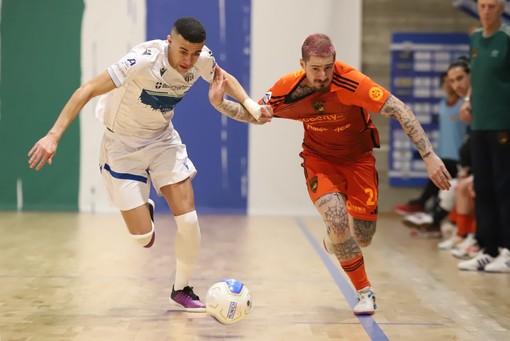 CALCIO A 5 CDM Futsal-Ecocity Genzano 3-5, una sconfitta che brucia, in mezzo a mille polemiche CALCIO A 5 CDM Futsal-Ecocity Genzano 3-5, una sconfitta che brucia, in mezzo a mille polemiche