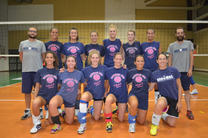 Le ragazze della prima squadra della Normac AVB