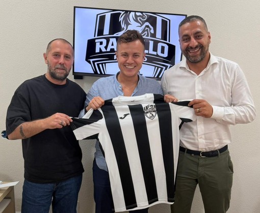 Girardi del Pregio con il patron Tazzer e il suo vice Maghamifar Girardi del Pregio con il patron Tazzer e il suo vice Maghamifar