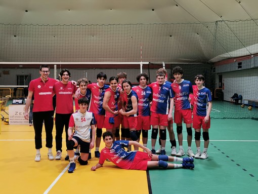 Pallavolo - Valdimagra U17 in fuga mentre la 1.a squadra s'allena
