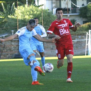 SANREMESE  Il centrocampista Roberto Maglione resta in biancoazzurro