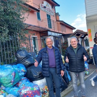 Tappi di plastica per aiutare gli altri, operazione solidarietà del Club Ruote d'Epoca