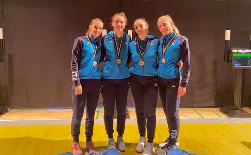 COPPA DEL MONDO DI SCHERMA UNDER 20 Carola Maccagno vince a Laupheim nella spada a squadre COPPA DEL MONDO DI SCHERMA UNDER 20 Carola Maccagno vince a Laupheim nella spada a squadre