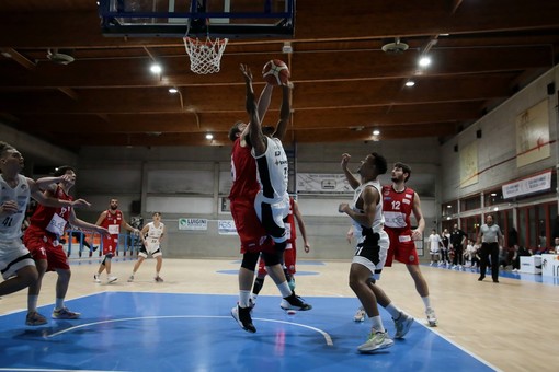 BASKET / LO SPEZIA TARROS STAVOLTA VINCE E CONVINCE