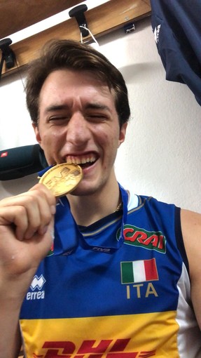 Pallavolo - L'ex zephyriano Francesco Comparoni campione del mondo e non solo