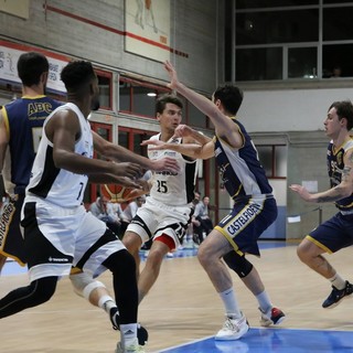 BASKET / PER LA TARROS OBBLIGATORIO VINCERE, IN UNA GIORNATA CARATTERIZZATA DAGLI SCONTRI DIRETTI