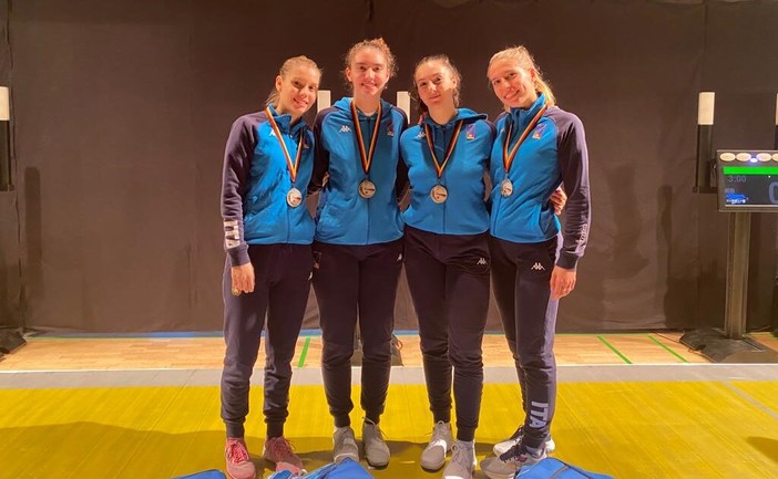COPPA DEL MONDO DI SCHERMA UNDER 20 Carola Maccagno vince a Laupheim nella spada a squadre COPPA DEL MONDO DI SCHERMA UNDER 20 Carola Maccagno vince a Laupheim nella spada a squadre