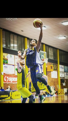 Basket - L'esterno Josandel Ramòn Ramirez il primo rinforzo della Tarros Spezia