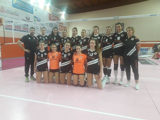 VOLLEY Esordio amaro per la Serteco: a Pinerolo le Coccinelle perdono 3-1