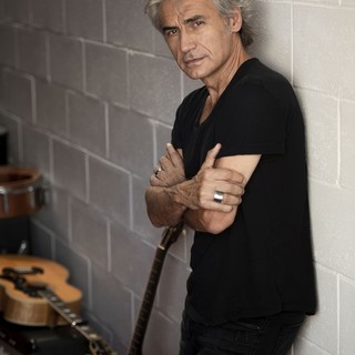 LUCIANO LIGABUE: dal 30 marzo in edicola &quot;ORA E ALLORA&quot;, la discografia completa del Liga in un cofanetto da collezione!