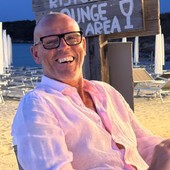 ROBERTO MORGAVI "Ci sono persone che si riempiono la bocca di valori, ma col denaro spariscono come nebbia al sole" ROBERTO MORGAVI "Ci sono persone che si riempiono la bocca di valori, ma col denaro spariscono come nebbia al sole"