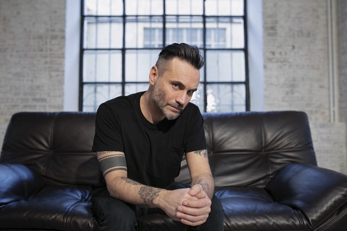 Da oggi in radio il nuovo singolo di NEK, “COSA CI HA FATTO L’AMORE” Da oggi in radio il nuovo singolo di NEK, “COSA CI HA FATTO L’AMORE”