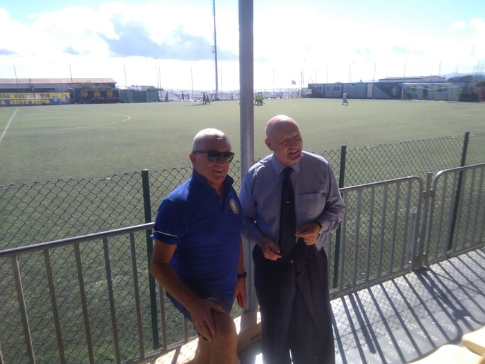 Voltrese-Cairese: il presidente gialloblù Ottonello col presidente FIGC Ivaldi
