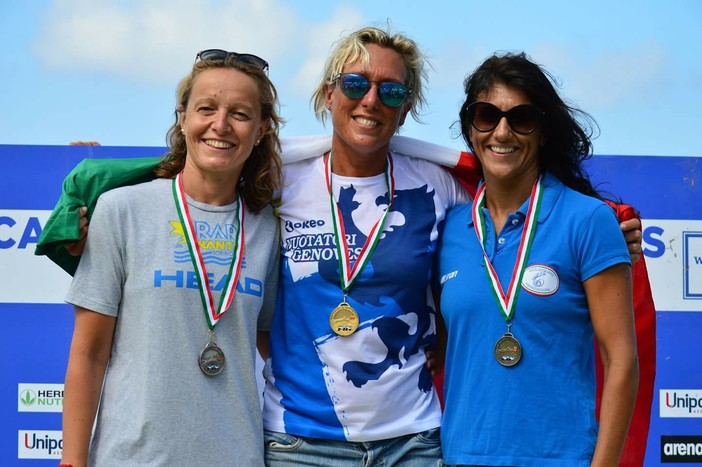 Le medaglie dei Nuotatori Genovesi ai Master di nuoto in acque libere