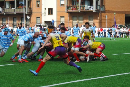 PRO RECCO RUGBY - Gli Squali sfiorano la vittoria ma a Recco passa Firenze