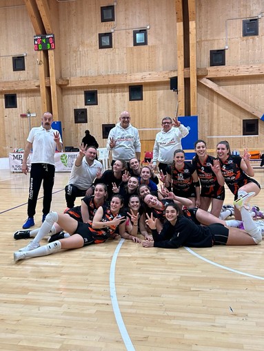 PALLAVOLO Tre punti d’oro per la Rimont Progetti Genova PALLAVOLO Tre punti d’oro per la Rimont Progetti Genova