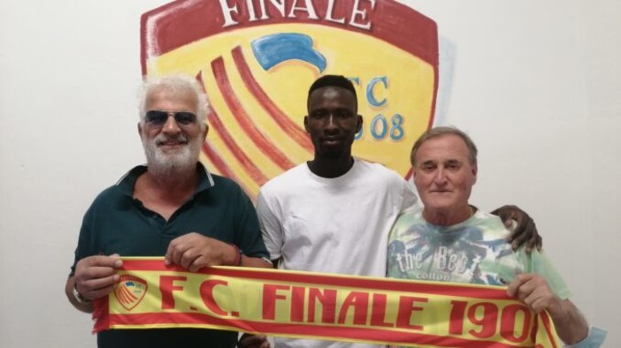 FINALE Djibrill Pare torna per vestire ancora un anno il giallorossoblu FINALE Djibrill Pare torna per vestire ancora un anno il giallorossoblu