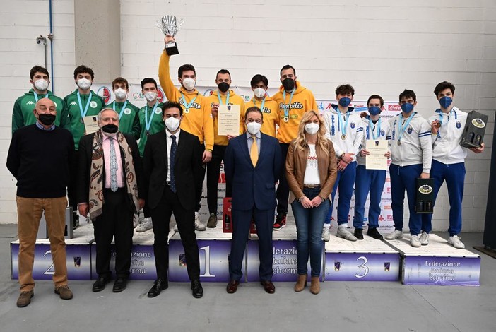 SCHERMA Cesare Pompilio e Voltri si impongono a Piacenza nei Campionati Italiani a squadre SCHERMA Cesare Pompilio e Voltri si impongono a Piacenza nei Campionati Italiani a squadre