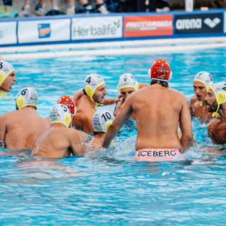 PALLANUOTO PRO RECCO - Il saluto della squadra a Gabriele Volpi