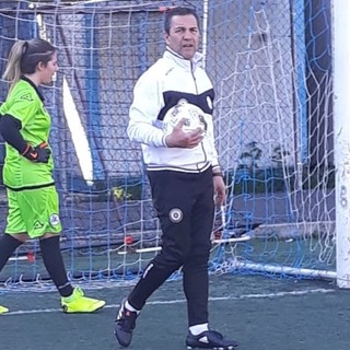 Nella foto Mister Maurizio Rossi con la divisa dello Spezia Calcio Femminile