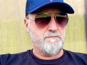 LA SALA STAMPA DI PRIMA D - RAVECCA: "Se l'arbitro non può cambiare maglia per lo sponsor, questo calcio mi fa sempre più schifo"
