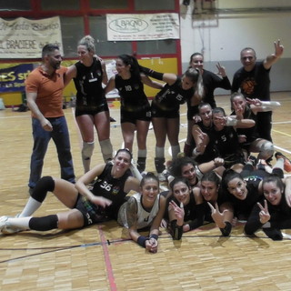 Pallavolo - Rainbow Spezia schiacciasassi e vicecapolista