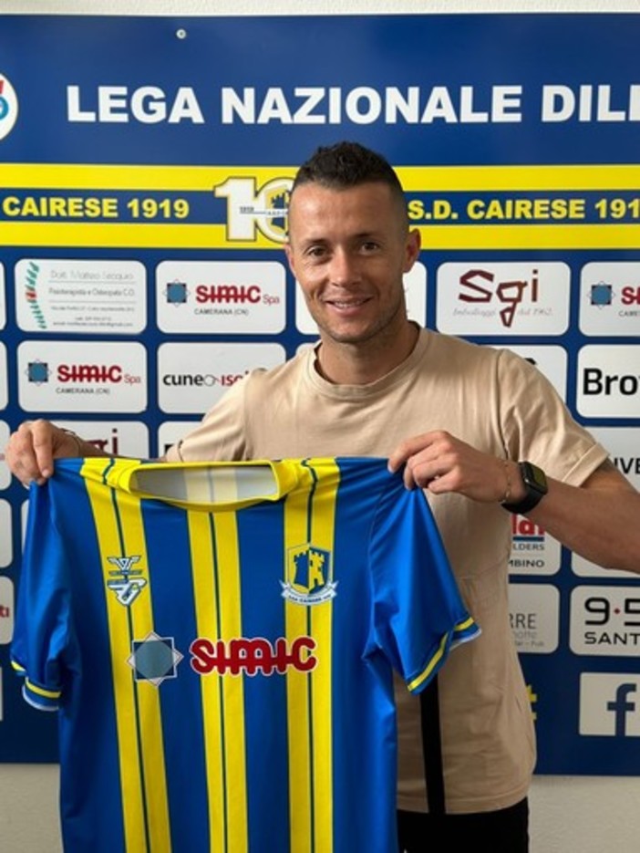 Santiago Sogno alla presentazione con la casacca della Cairese