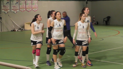Pallavolo - Lunezia Volley in testa nei playout