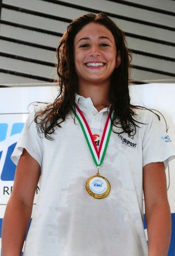 NUOTO Sabrina muratore  Campionessa regionale sui 100 e 200 dorso