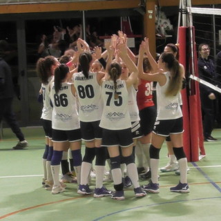 Pallavolo - Troppa roba la capoclassifica per il Lunezia Volley