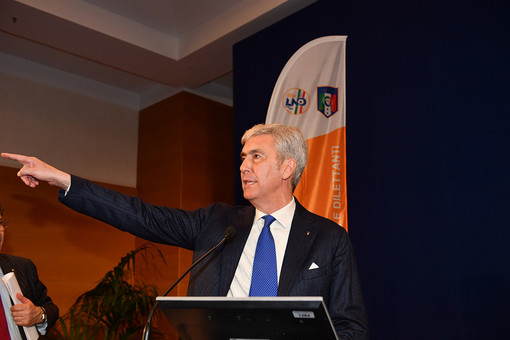 Gli auguri pasquali del Presidente LND Cosimo Sibilia Gli auguri pasquali del Presidente LND Cosimo Sibilia