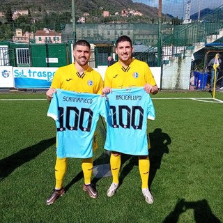 Andrea Bacigalupo e Paolo Scannapieco con la maglia celebrativa