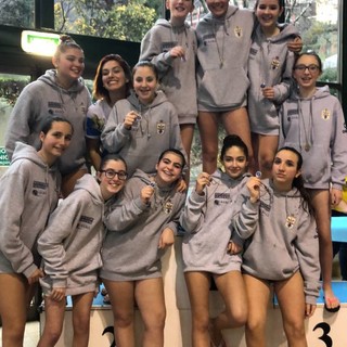 La squadra Sincro della Nuotatori Genovesi vince il Torneo Lago Figoi