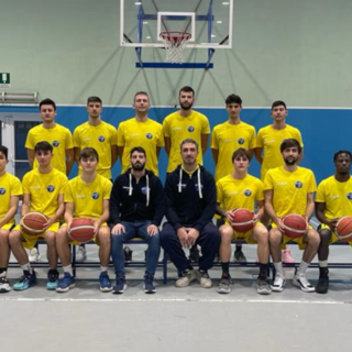 BASKET Si ferma la Valpetronio nel derby contro Villaggio