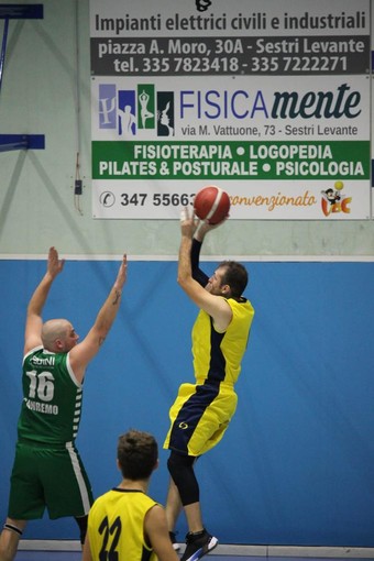 BASKET Valpetronio espugna il PalaCarrino contro Chiavari