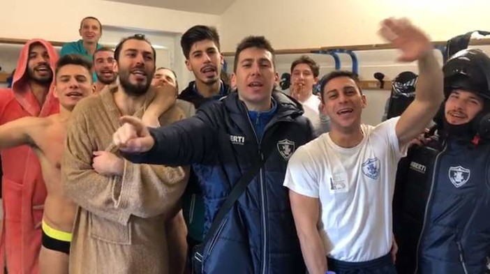 VIDEO - La Vecchiaudace fa gli auguri a Mario Pescia