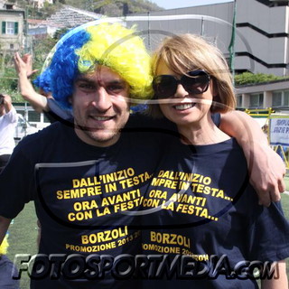 Salvatore Carrubba festeggia la Promozione del Borzoli con la presidente Cinzia Bardelli (foto Paolo Dellepiane/fotosportmedia.com)