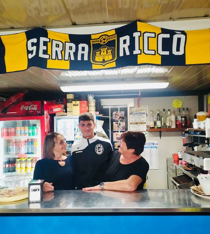 SERRA RICCO' | La famiglia gialloblù ha ricevuto la piacevole visita di Andrea Nesci, oggi promettente giocatore del Crema, ma cresciuto nel florido vivaio del Serra Riccò