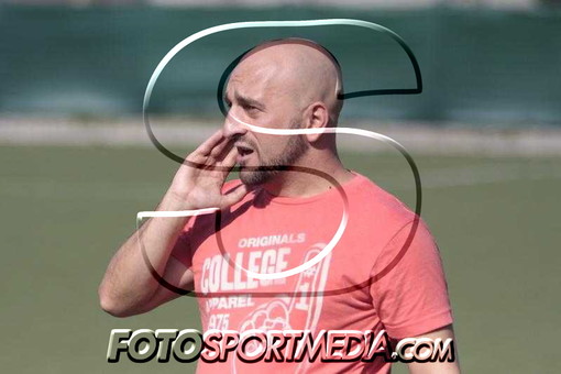 Chicco Ragni sulla panchina del Cffs Polis (fotosportmedia.com)